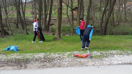 Spomladanska akcija čiščenja in urejanja okolja ter 6. dan za spremembe 12